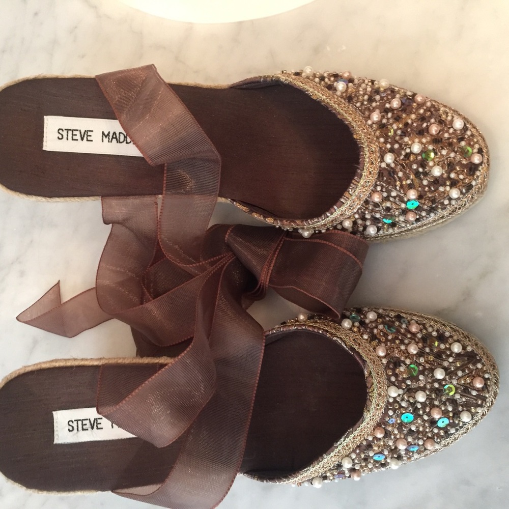 NIB size 7 Steve Madden bronze beaded espadrilles